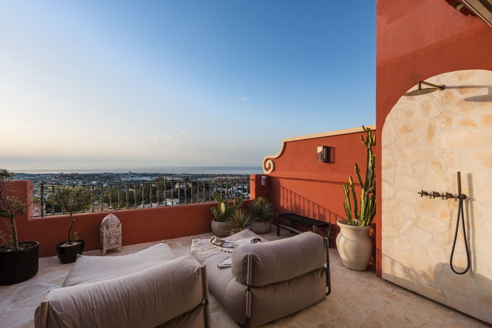 3 slaapkamer Penthouse te koop in Benahavis met zwembad - € 1.950.000 (Ref: 9616596)