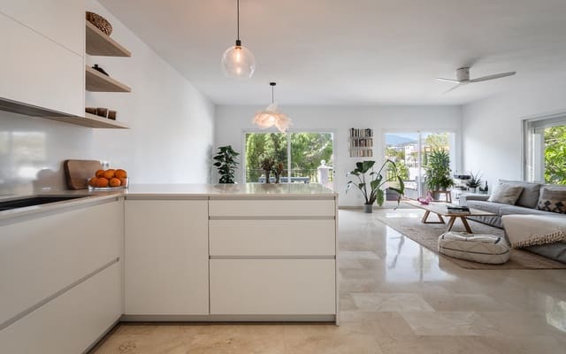 4 slaapkamer Huis te koop in Benahavís met zwembad garage - € 945.000 (Ref: 9616603)