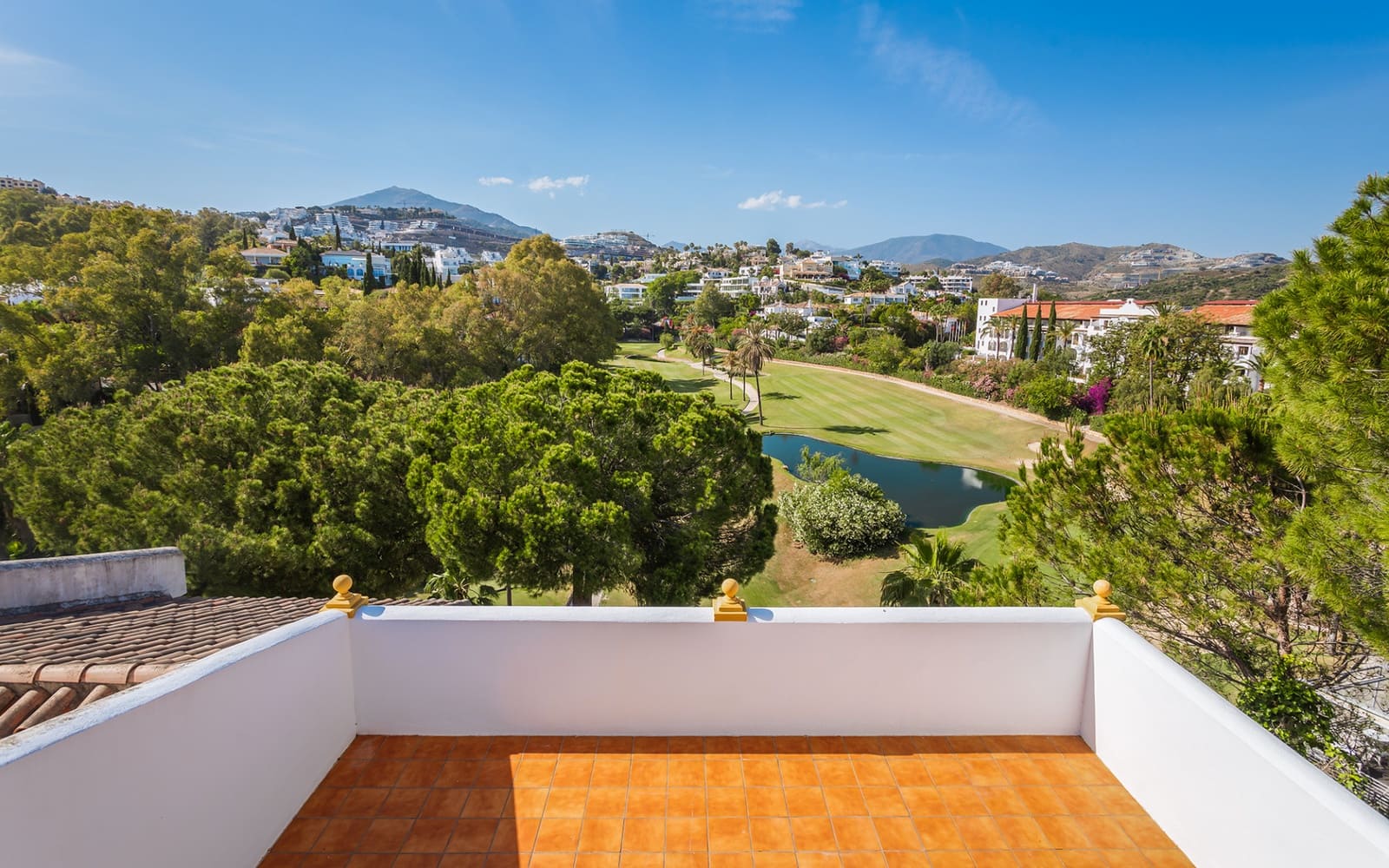 4 soveværelse Byhus til salg i Benahavis med swimmingpool garage - € 945.000 (Ref: 9616603)