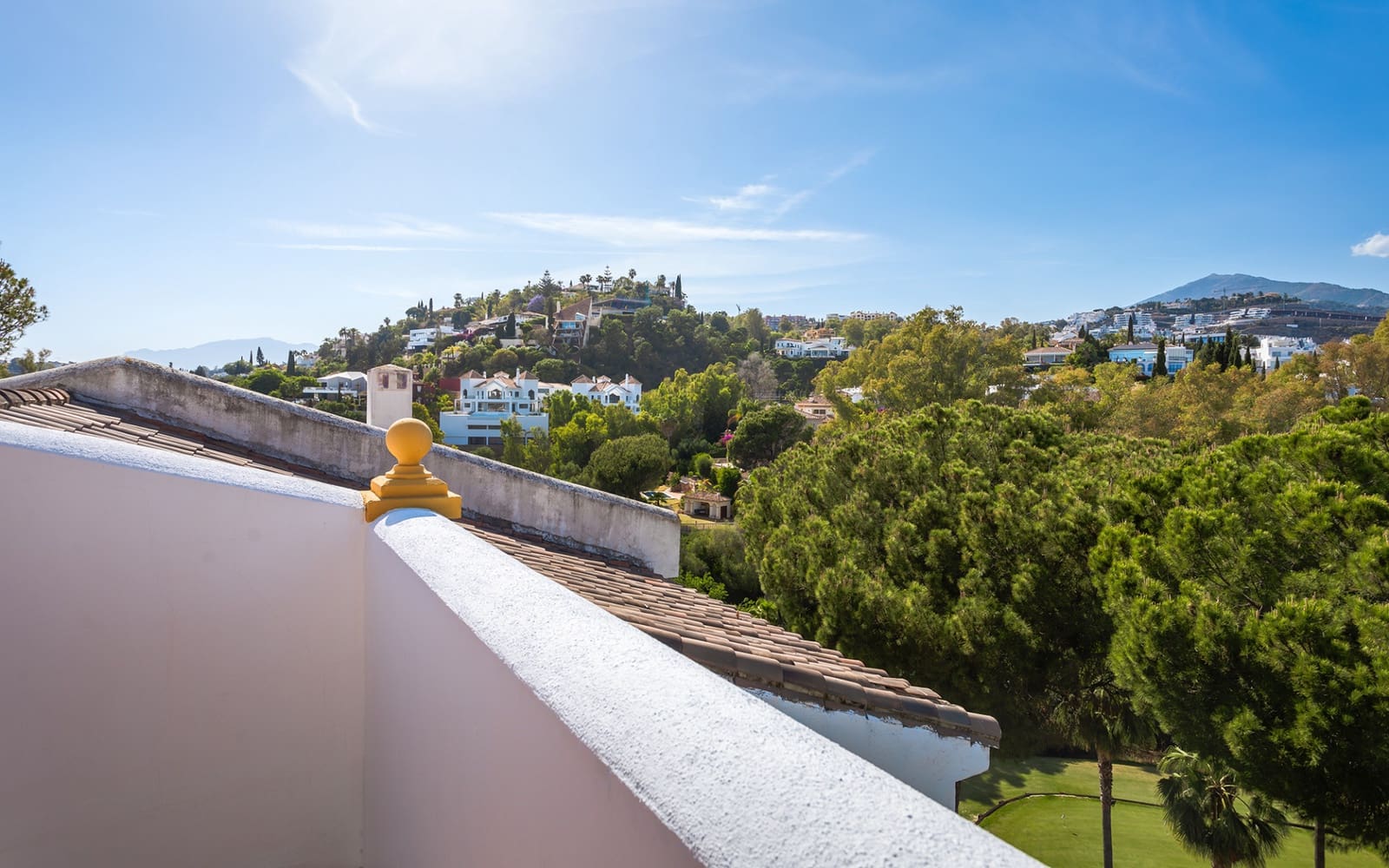 4 soveværelse Byhus til salg i Benahavis med swimmingpool garage - € 945.000 (Ref: 9616603)