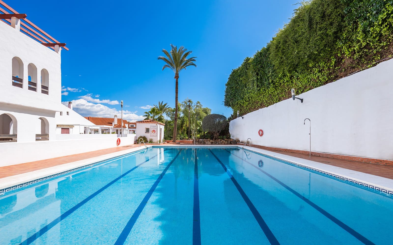 2 Zimmer Apartment zu verkaufen in Marbella mit Pool Garage - 670.000 € (Ref: 9616604)