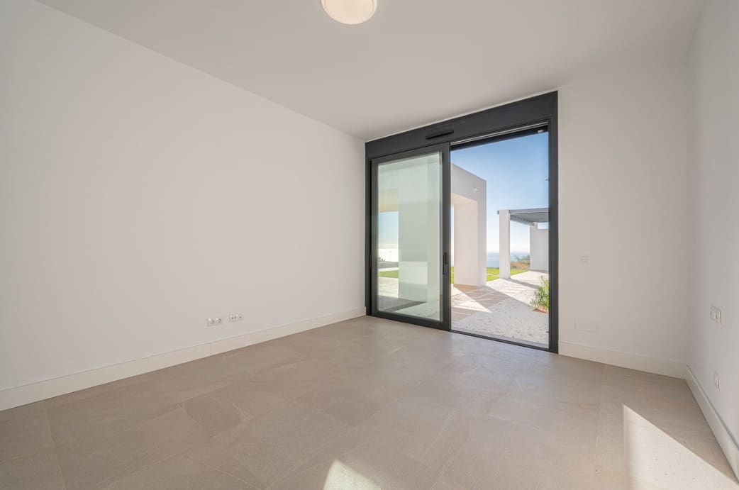4 sypialnia Willa na sprzedaż w Marbella z basenem garażem - 1 500 000 € (Ref: 9616605)