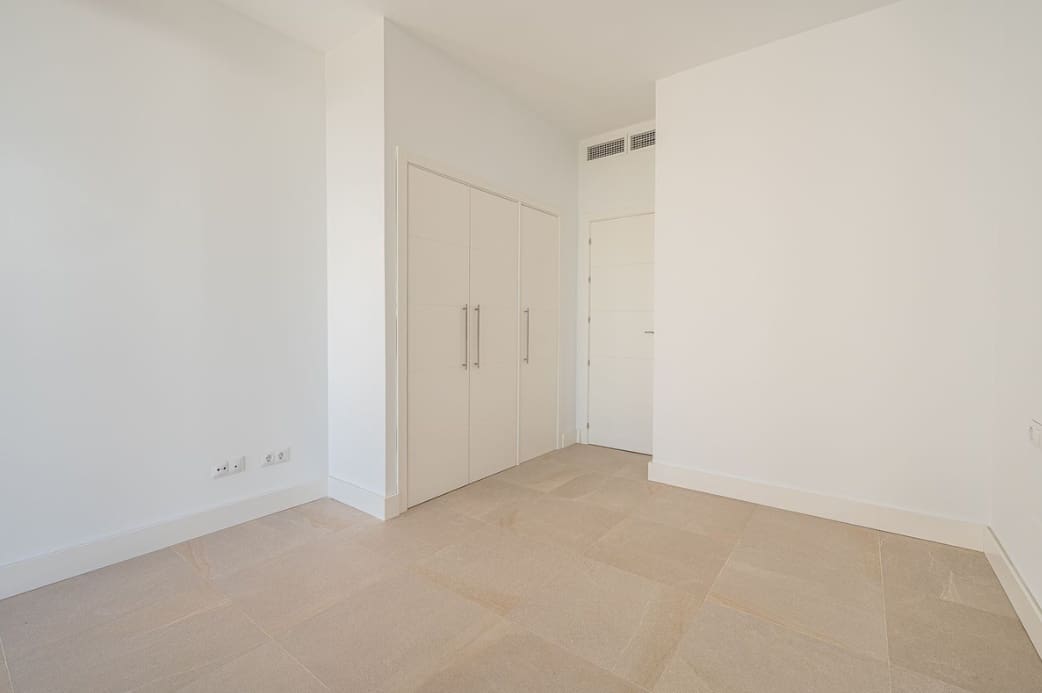 4 sypialnia Willa na sprzedaż w Marbella z basenem garażem - 1 500 000 € (Ref: 9616605)