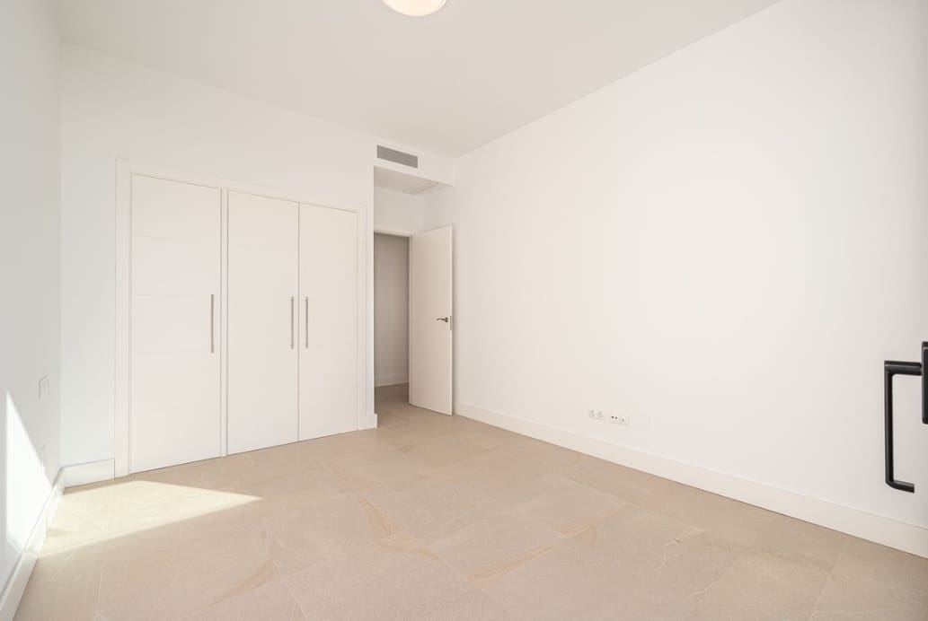4 sypialnia Willa na sprzedaż w Marbella z basenem garażem - 1 500 000 € (Ref: 9616605)