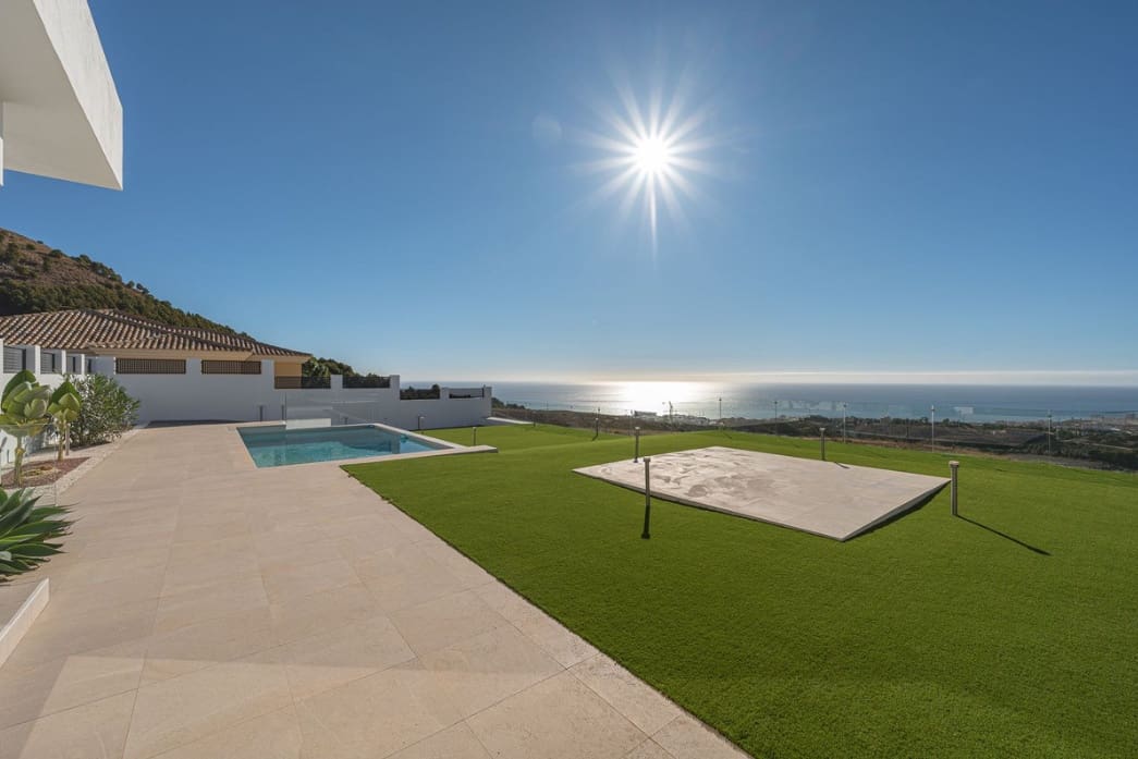 4 sypialnia Willa na sprzedaż w Marbella z basenem garażem - 1 500 000 € (Ref: 9616605)