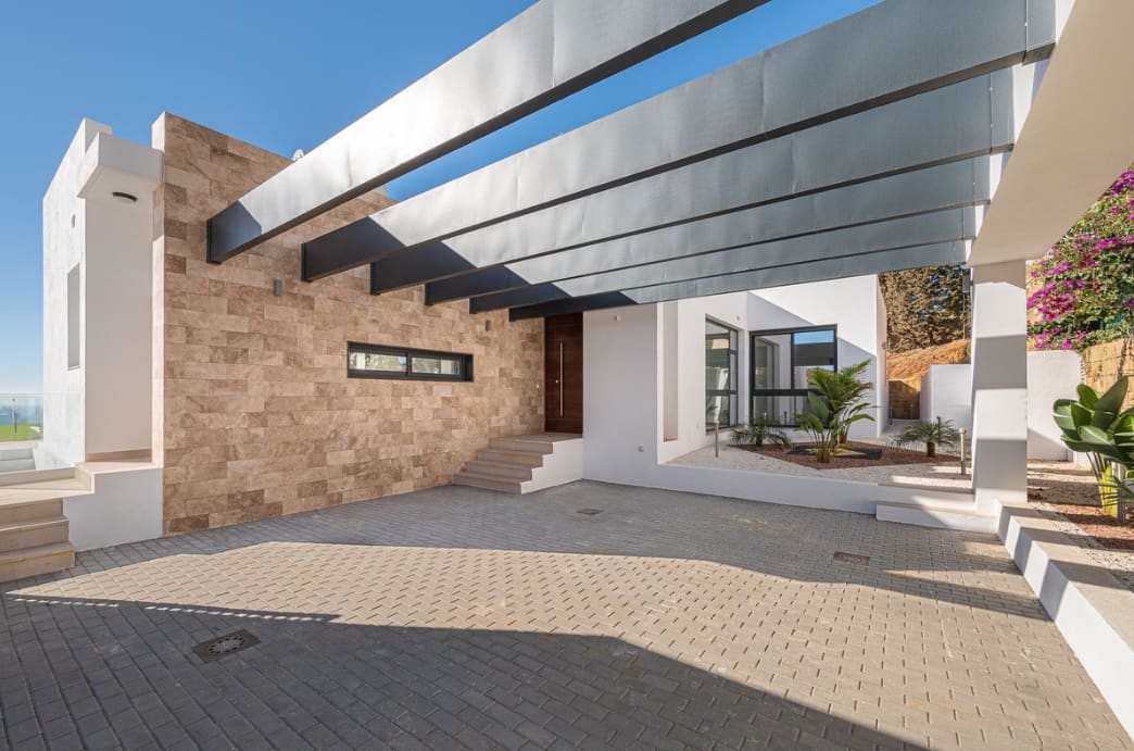 4 sypialnia Willa na sprzedaż w Marbella z basenem garażem - 1 500 000 € (Ref: 9616605)