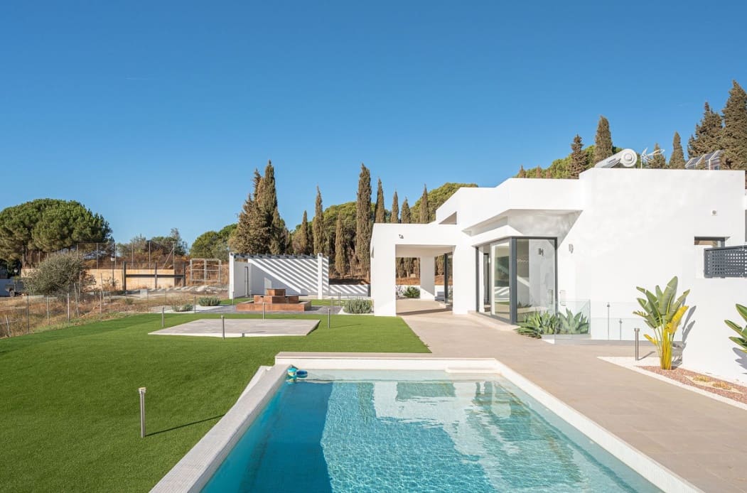4 sypialnia Willa na sprzedaż w Marbella z basenem garażem - 1 500 000 € (Ref: 9616605)