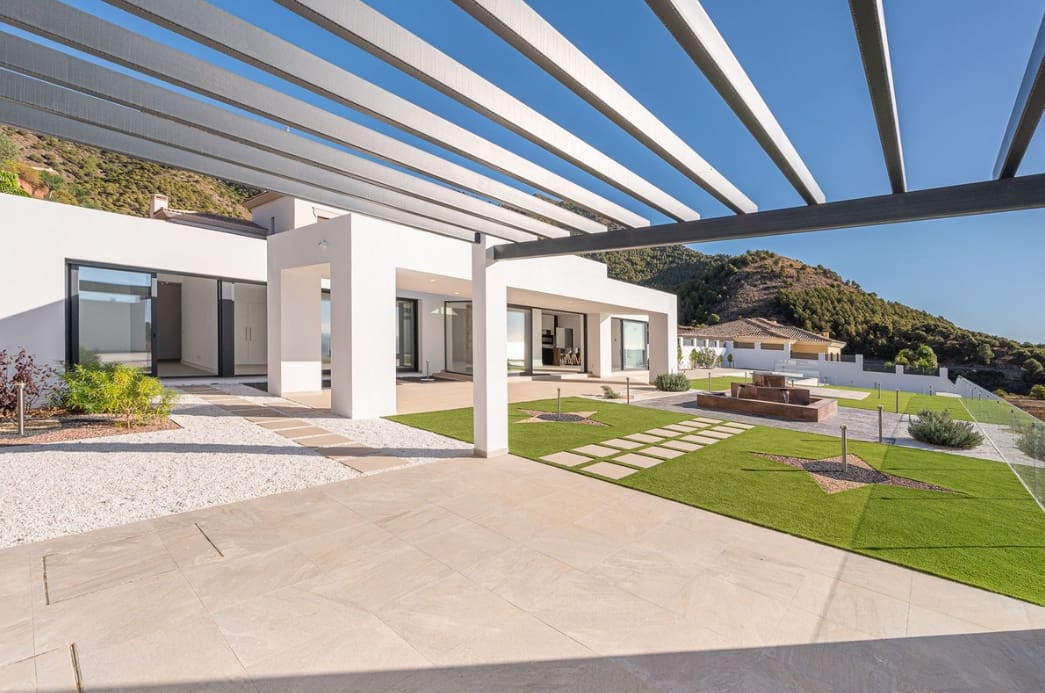 4 sypialnia Willa na sprzedaż w Marbella z basenem garażem - 1 500 000 € (Ref: 9616605)