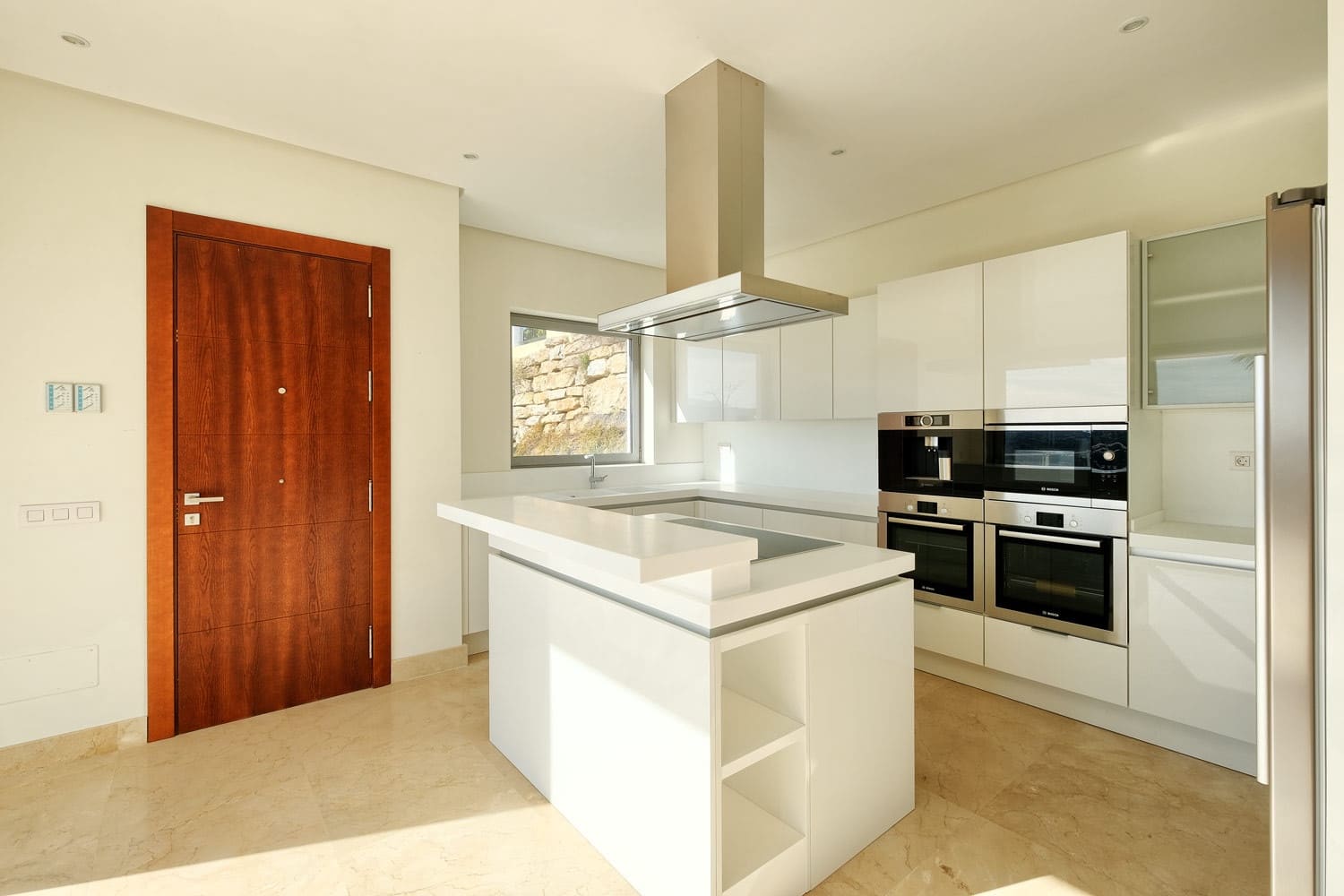 4 bedroom Villa for sale in Marbella with pool garage - € 2,200,000 (Ref: 9616623)