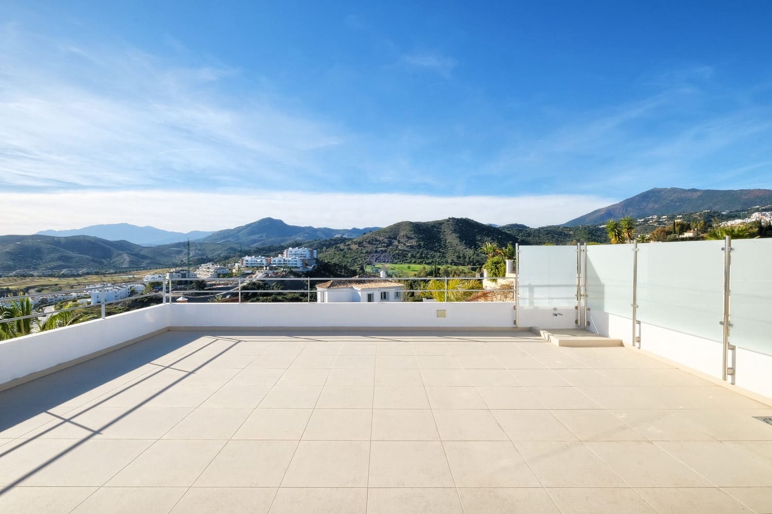 4 bedroom Villa for sale in Marbella with pool garage - € 2,200,000 (Ref: 9616623)