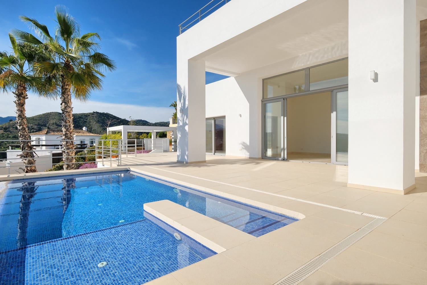 4 bedroom Villa for sale in Marbella with pool garage - € 2,200,000 (Ref: 9616623)