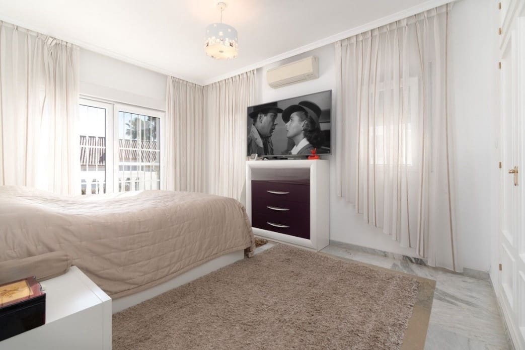 4 quarto Moradia para venda em Marbella com piscina garagem - 995 000 € (Ref: 9616625)