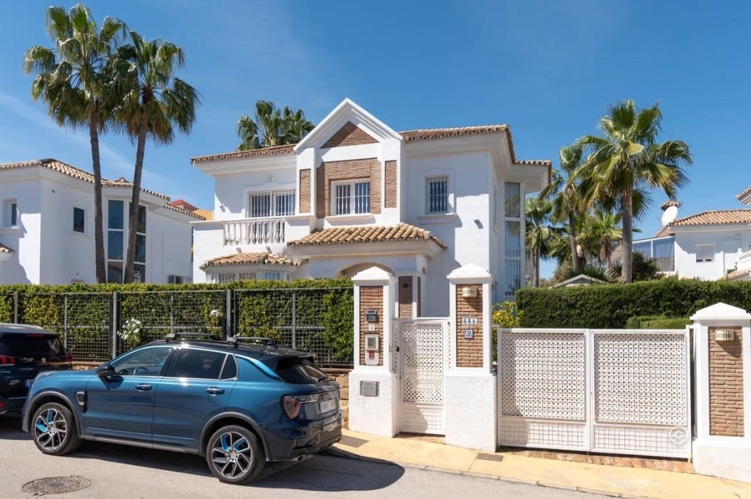 4 quarto Moradia para venda em Marbella com piscina garagem - 995 000 € (Ref: 9616625)