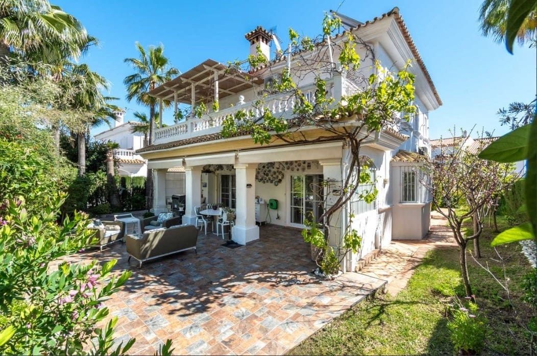 4 quarto Moradia para venda em Marbella com piscina garagem - 995 000 € (Ref: 9616625)