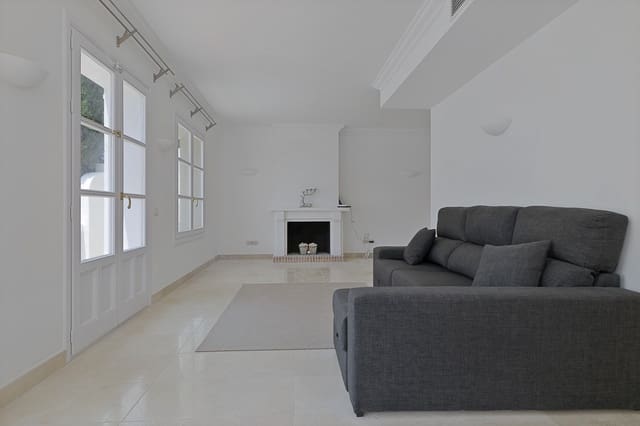 3 soverom Hus til salgs i La Heredia, Benahavís med svømmebasseng - € 550 000 (Ref: 9616631)