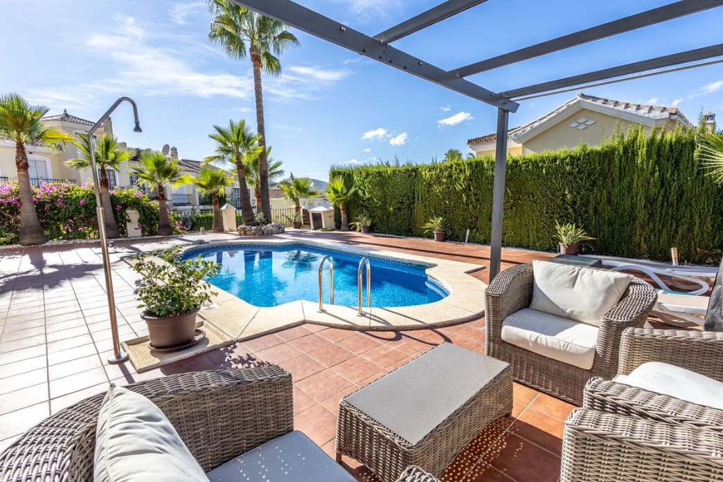 3 Zimmer Villa zu verkaufen in Alhaurin el Grande mit Pool Garage - 695.000 € (Ref: 9616632)