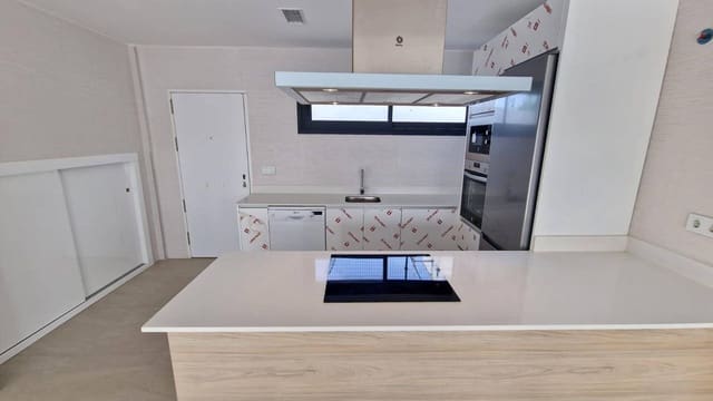 4 soverom Villa til salgs i Manilva med svømmebasseng garasje - € 730 000 (Ref: 9616633)