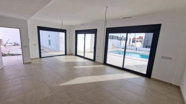 4 soverom Villa til salgs i Manilva med svømmebasseng garasje - € 730 000 (Ref: 9616633)