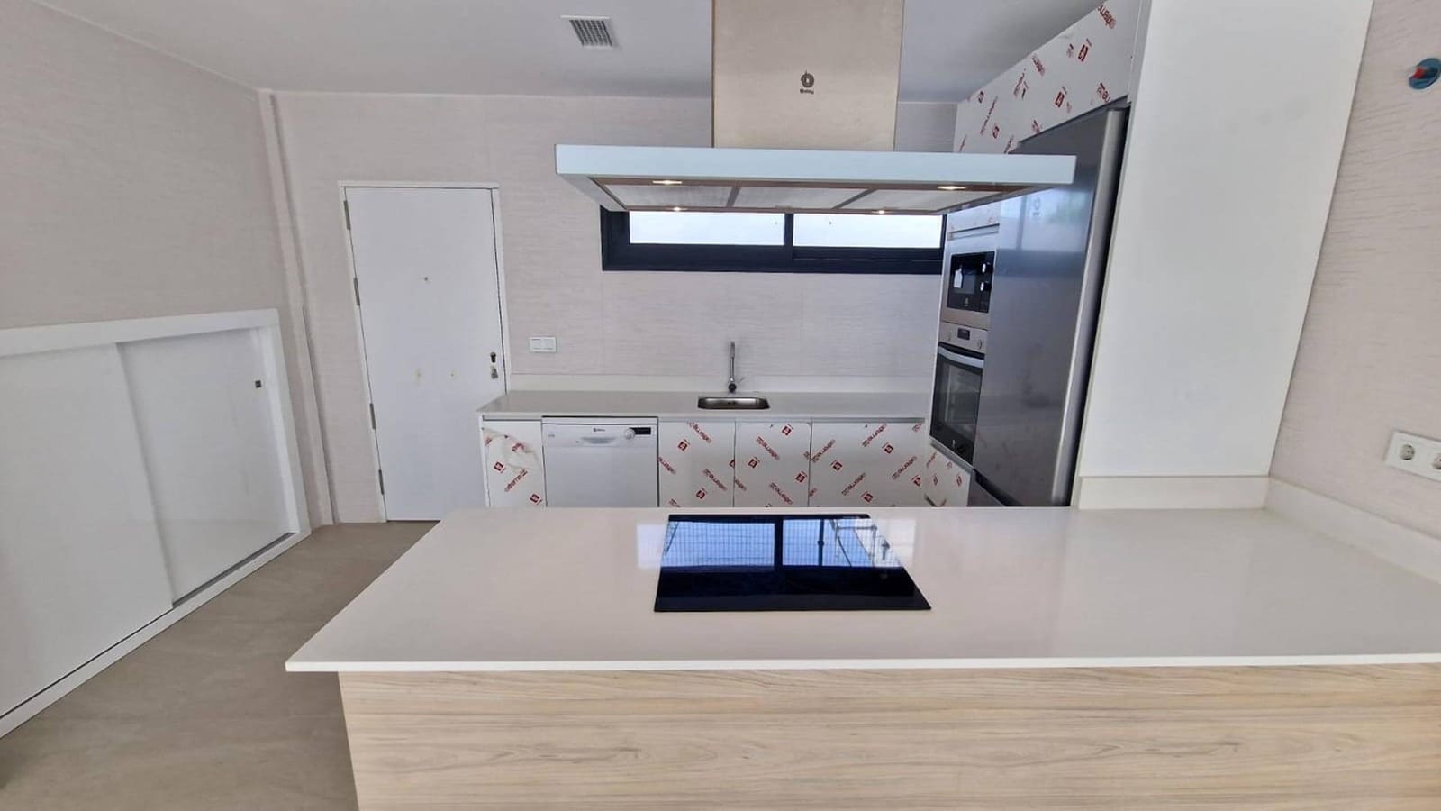 4 soveværelse Villa til salg i Manilva med swimmingpool garage - € 730.000 (Ref: 9616633)