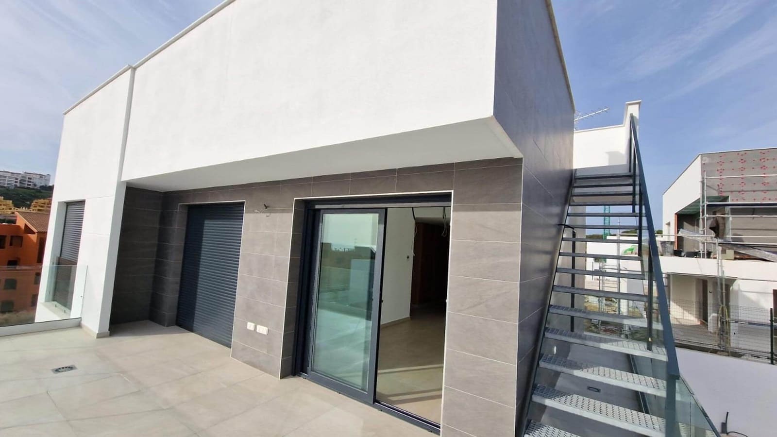 4 soveværelse Villa til salg i Manilva med swimmingpool garage - € 730.000 (Ref: 9616633)