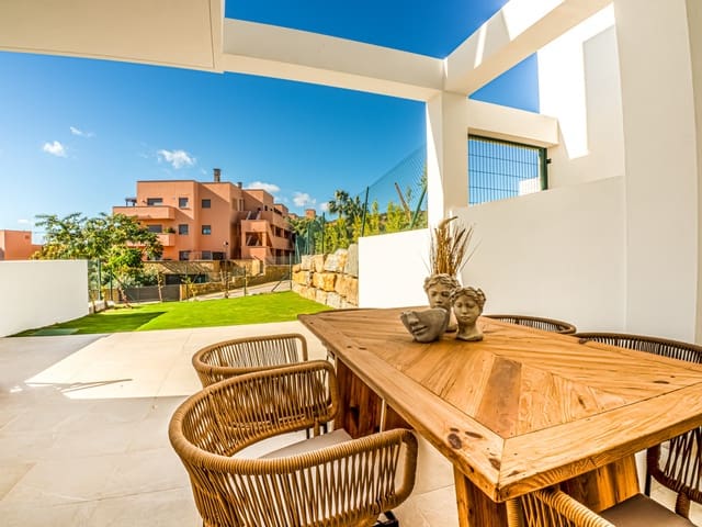 3 bedroom Semi-detached Villa for sale in Estepona with pool garage - € 595,000 (Ref: 9616634)