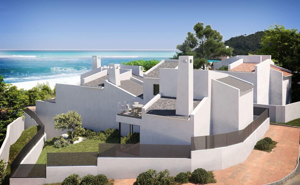 2 bedroom Semi-detached Villa for sale in Bahia Dorada - € 675,000 (Ref: 9616635)