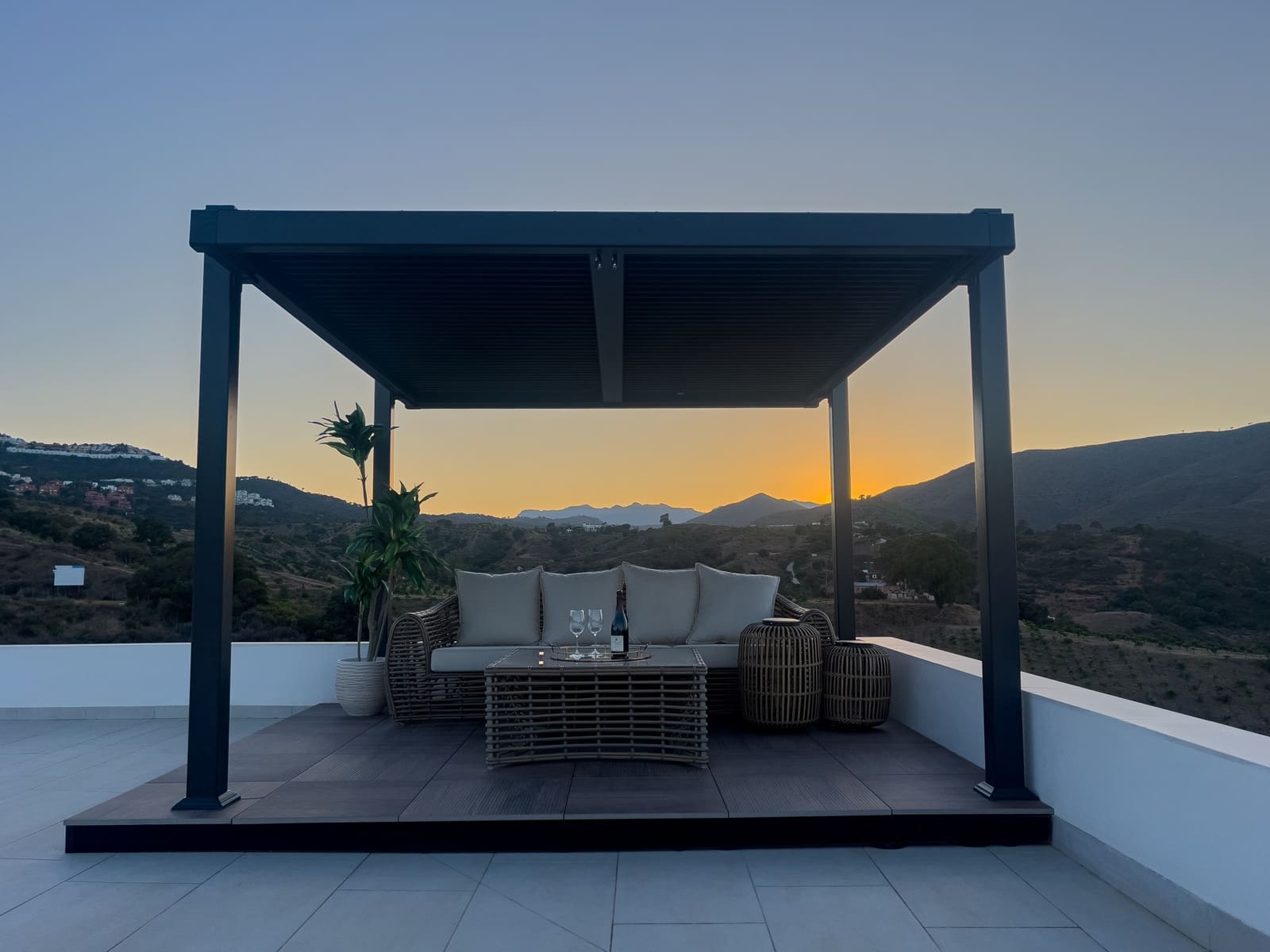 4 sypialnia Willa na sprzedaż w La Cala de Mijas z basenem garażem - 1 150 000 € (Ref: 9616639)