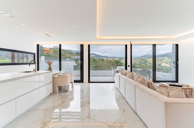 4 soveværelse Villa til salg i La Cala de Mijas, Mijas med swimmingpool garage - € 895.000 (Ref: 9616639)
