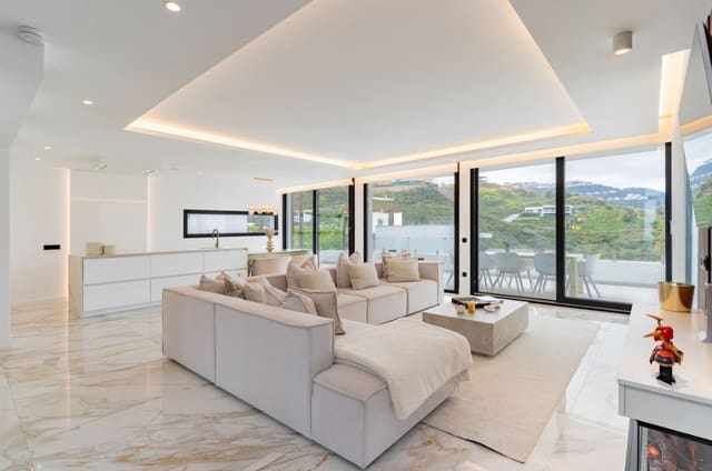 4 soveværelse Villa til salg i La Cala de Mijas, Mijas med swimmingpool garage - € 895.000 (Ref: 9616639)