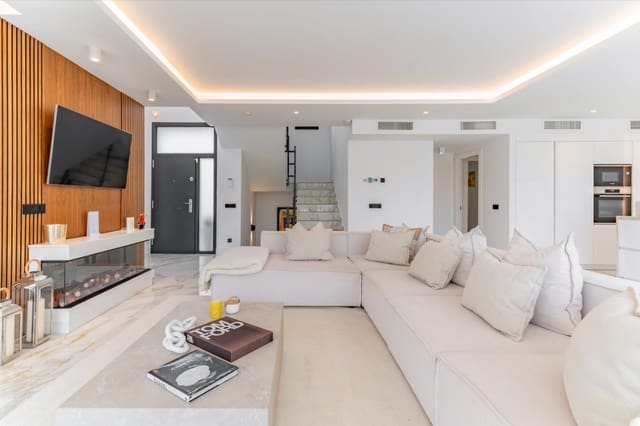 4 soveværelse Villa til salg i La Cala de Mijas, Mijas med swimmingpool garage - € 895.000 (Ref: 9616639)