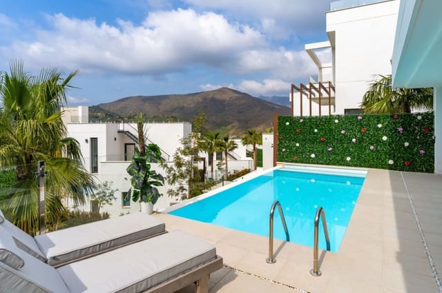 4 soveværelse Villa til salg i La Cala de Mijas, Mijas med swimmingpool garage - € 895.000 (Ref: 9616639)