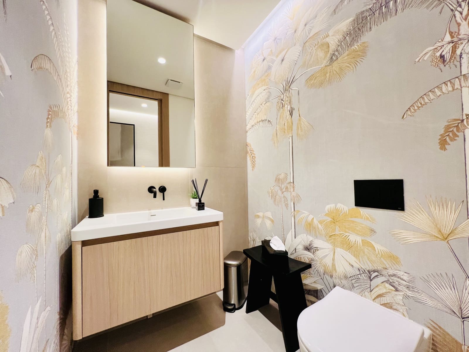 4 bedroom Apartment for sale in Malaga city with pool garage - € 2,236,000 (Ref: 9616651)