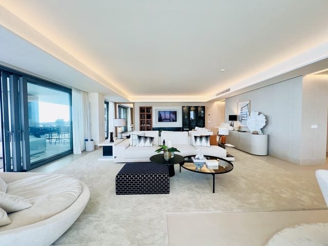 4 chambre Appartement à vendre à Malaga ville avec piscine garage - 2 236 000 € (Ref: 9616651)
