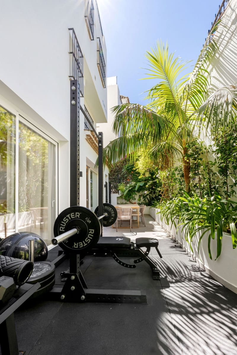 4 bedroom Townhouse for sale in Marbella with pool garage - € 1,899,000 (Ref: 9616655)