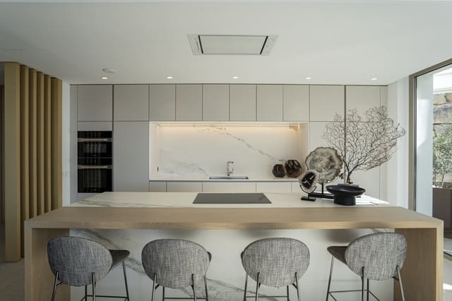 2 bedroom Apartment for sale in Marbella with pool garage - € 899,000 (Ref: 9616659)