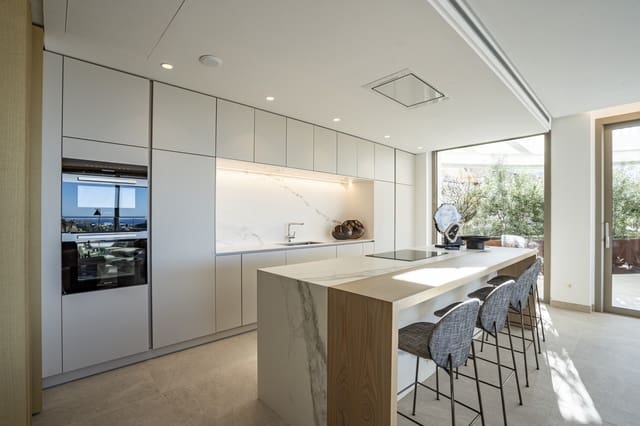 2 bedroom Apartment for sale in Marbella with pool garage - € 899,000 (Ref: 9616659)