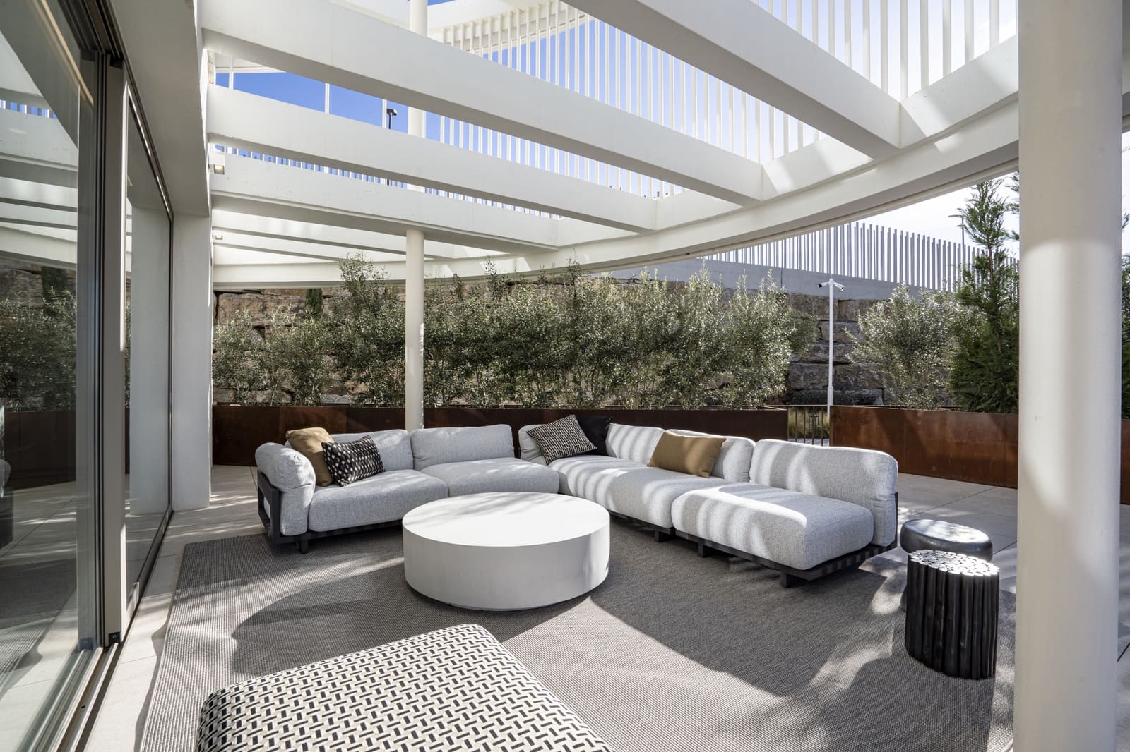 2 makuuhuone Huoneisto myytävänä paikassa Marbella mukana uima-altaan 
autotalli - 899 000 € (Ref: 9616659)