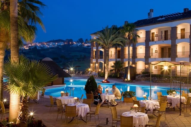 4 soveværelse Villa til salg i La Cala de Mijas, Mijas med swimmingpool garage - € 1.592.000 (Ref: 9616669)