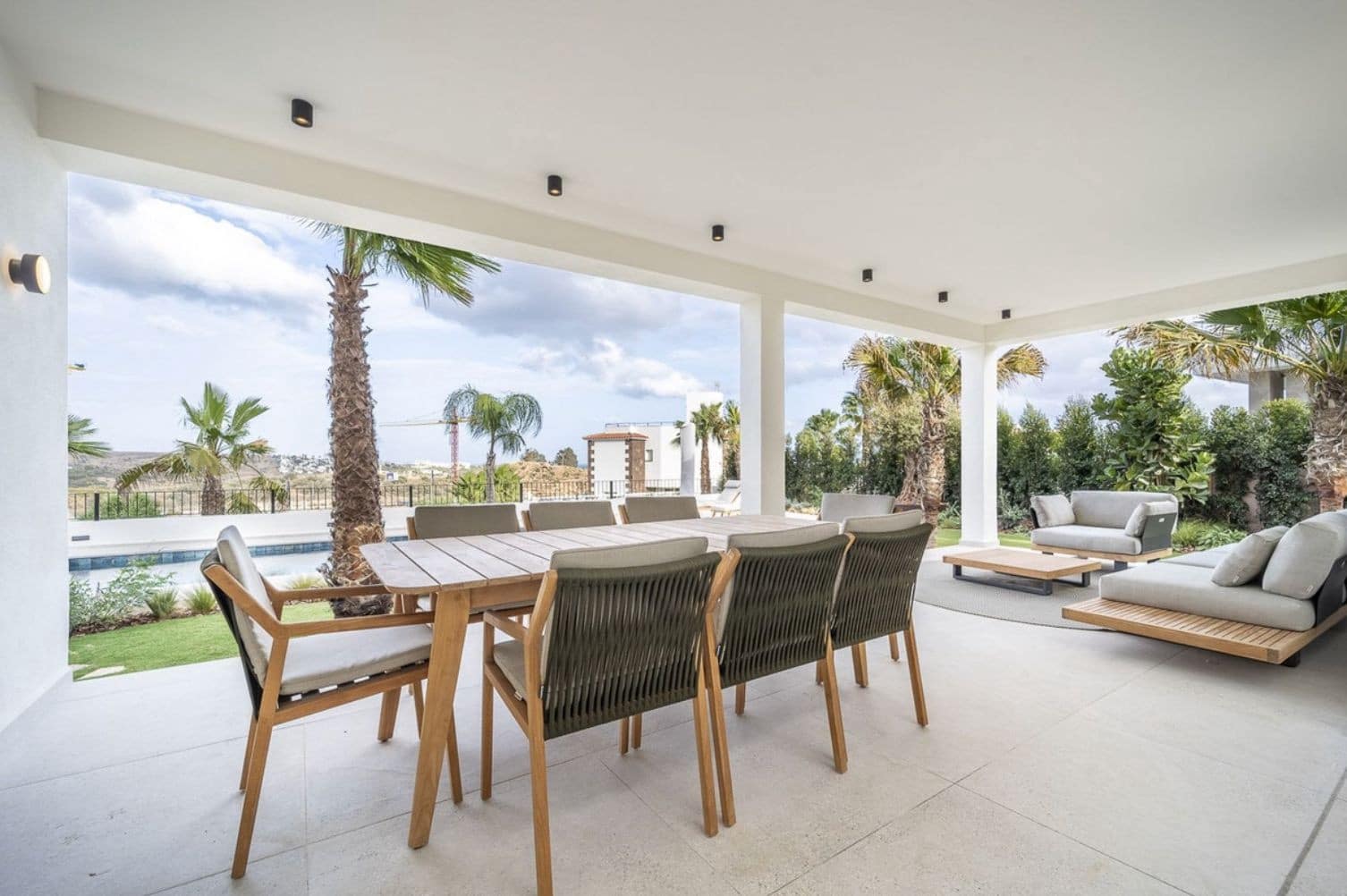 5 soveværelse Villa til salg i Estepona med swimmingpool garage - € 2.100.000 (Ref: 9616684)