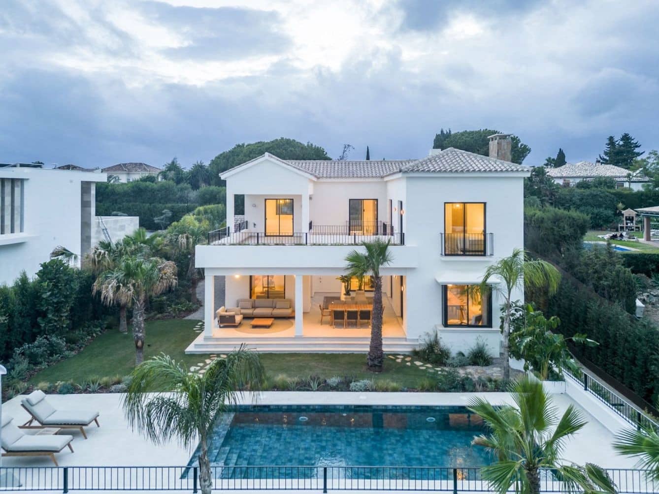 5 soveværelse Villa til salg i Estepona med swimmingpool garage - € 2.100.000 (Ref: 9616684)