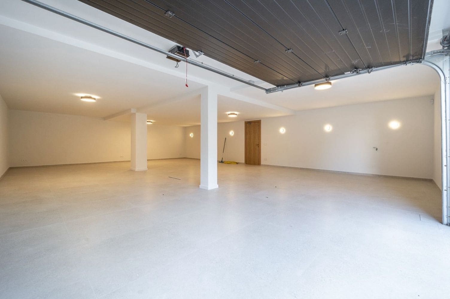 5 soveværelse Villa til salg i Estepona med swimmingpool garage - € 2.100.000 (Ref: 9616684)