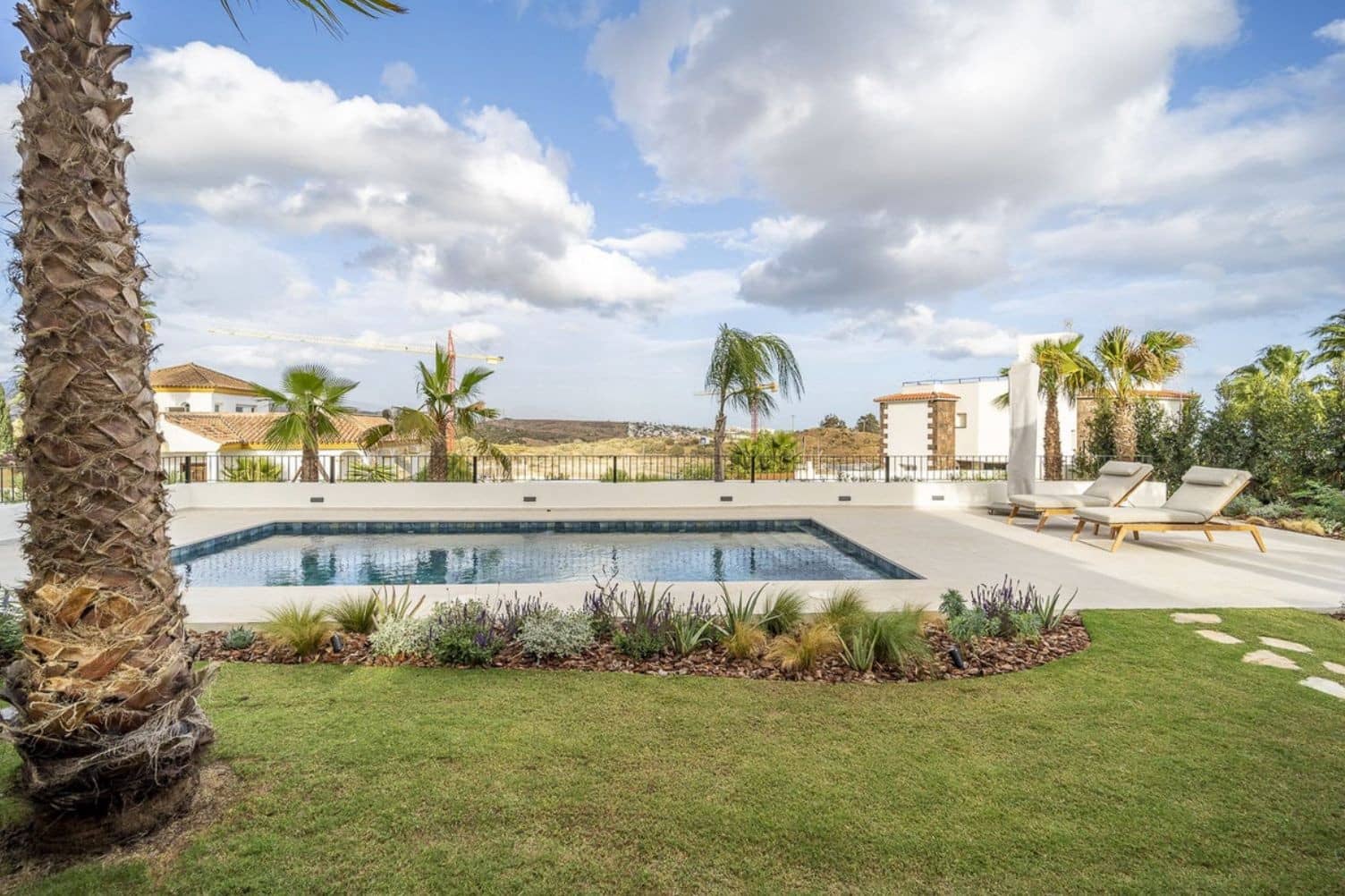5 soveværelse Villa til salg i Estepona med swimmingpool garage - € 2.100.000 (Ref: 9616684)