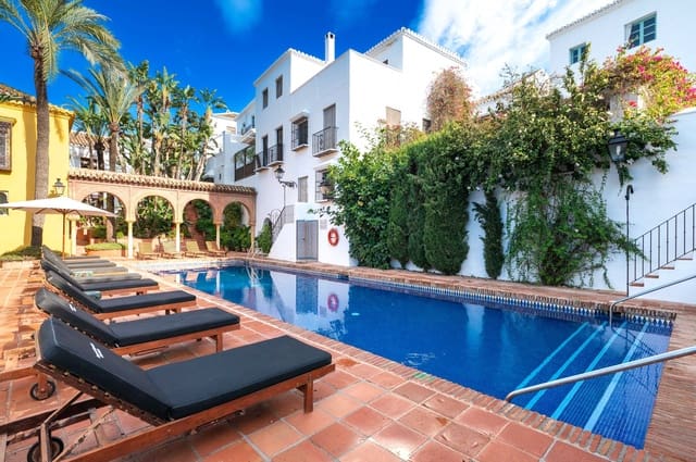 3 sovrum Hus till salu i Marbella med pool - 1 195 000 € (Ref: 9616691)