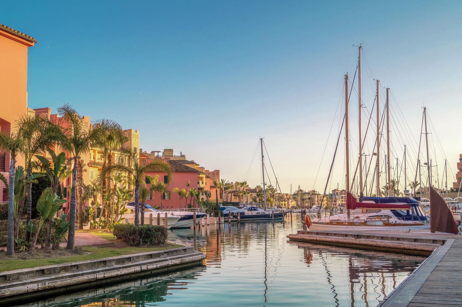 4 soveværelse Villa til salg i Sotogrande med swimmingpool garage - € 1.850.000 (Ref: 9616693)