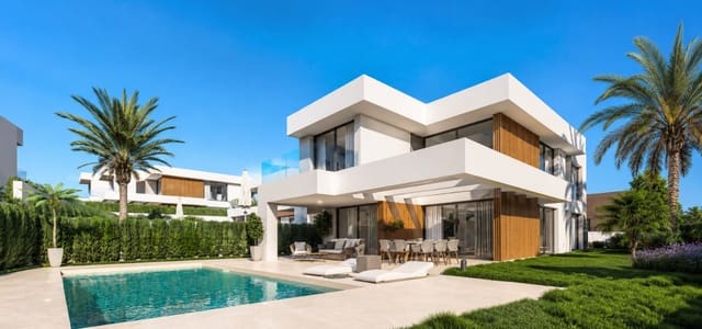4 bedroom Villa for sale in Estepona with pool garage - € 1,070,000 (Ref: 9616710)