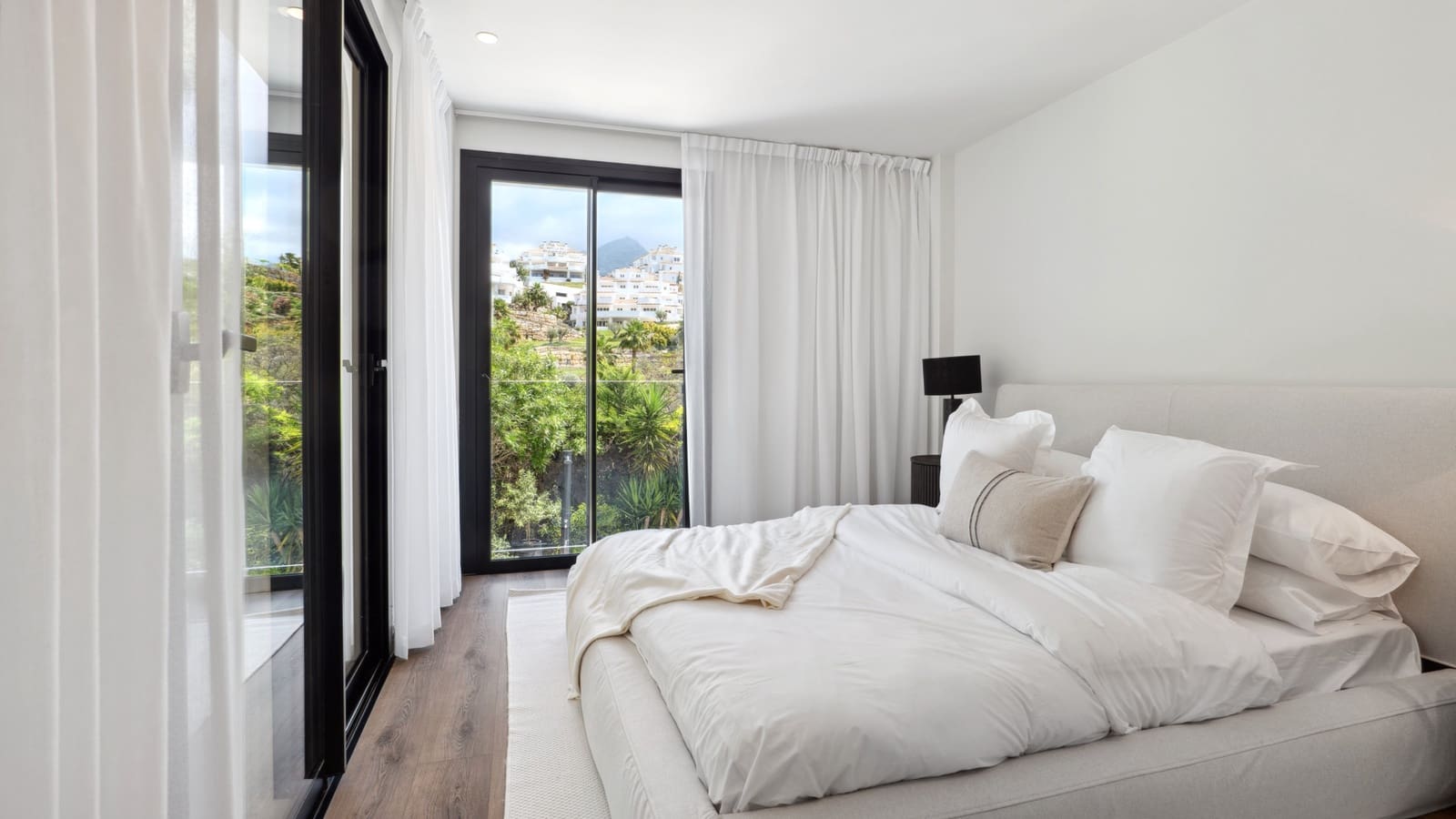 6 slaapkamer Villa te koop in Marbella met zwembad - € 2.495.000 (Ref: 9616718)
