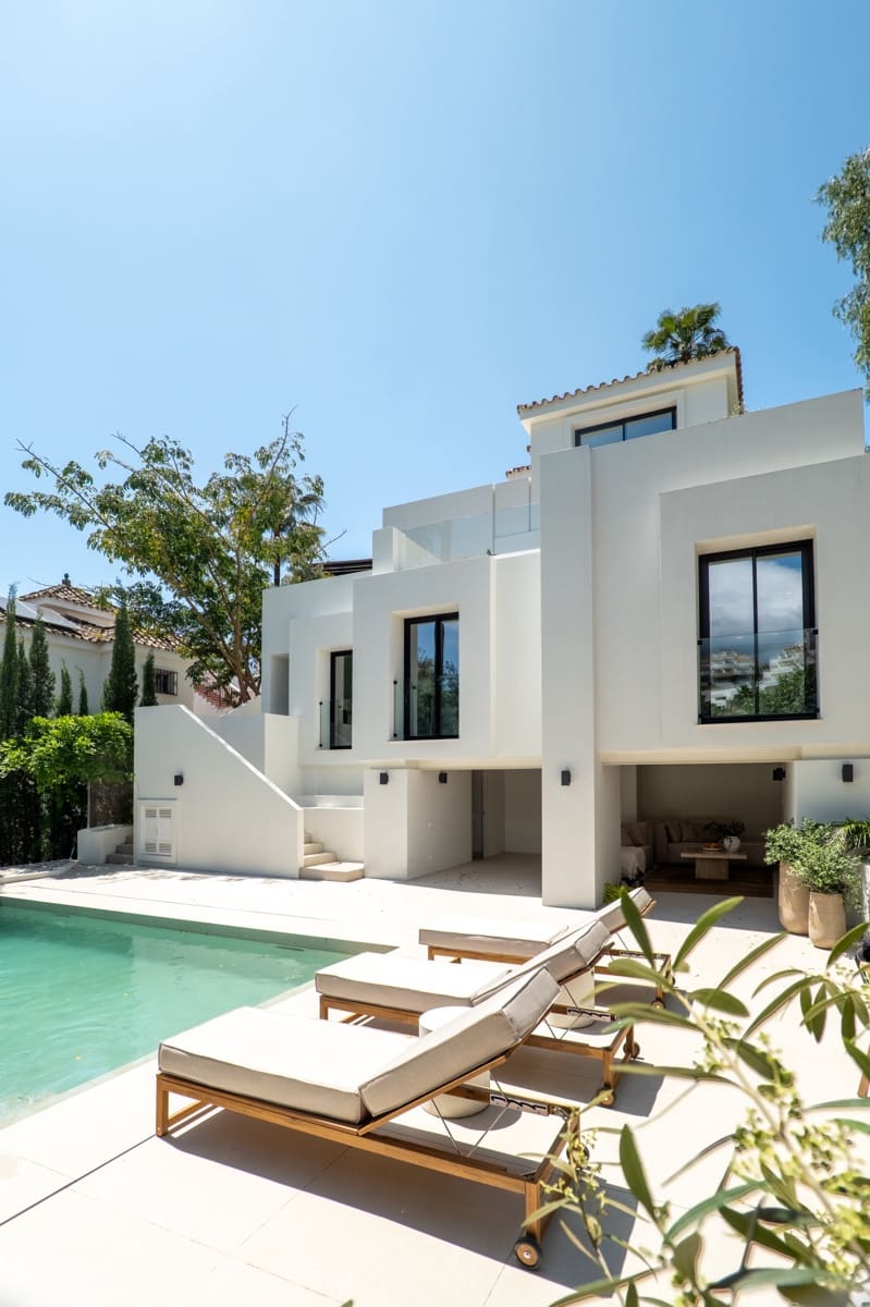 6 slaapkamer Villa te koop in Marbella met zwembad - € 2.495.000 (Ref: 9616718)