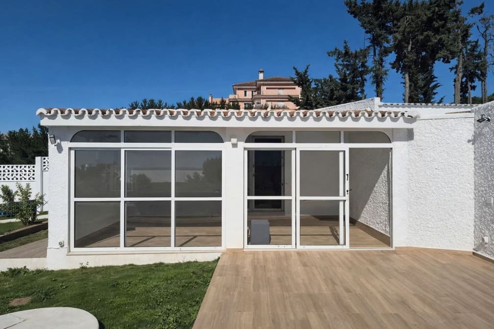 4 makuuhuone Huvila myytävänä paikassa Punta de la Chullera mukana uima-altaan 
autotalli - 765 000 € (Ref: 9618938)