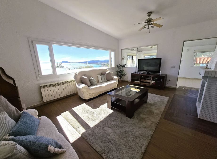 4 makuuhuone Huvila myytävänä paikassa Punta de la Chullera mukana uima-altaan 
autotalli - 765 000 € (Ref: 9618938)