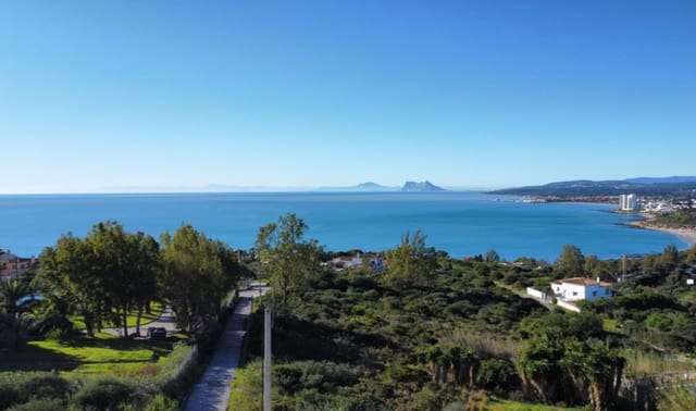 4 makuuhuone Huvila myytävänä paikassa Punta de la Chullera, Manilva mukana uima-altaan 
autotalli - 765 000 € (Ref: 9618938)